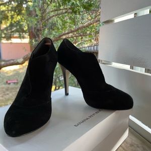 Banana Republic Ely Shoes, black, Size 9